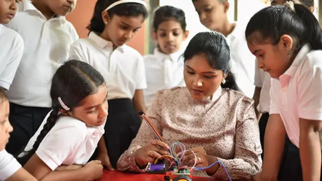 Selon une étude, seulement 10 % des femmes en âge de travailler faisaient partie de la population active en octobre, contre 69 % en Chine.
