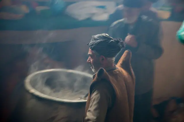 رقص و سماع برای "پیر شالیار" در اورامان تخت