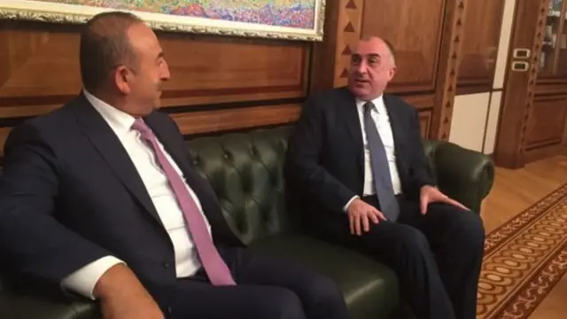 Türkiyənin xarici işlər naziri Mevlüt Çavuşoğlu və Azərbaycan xarici işlər naziri Elmar Məmmədyarov- Foto:Arxiv