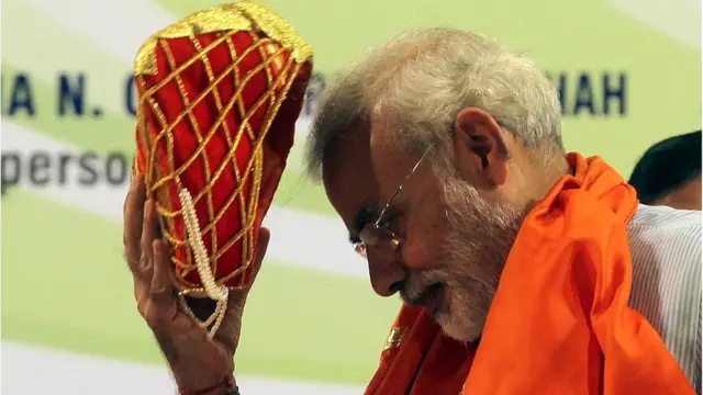 नरेंद्र मोदी