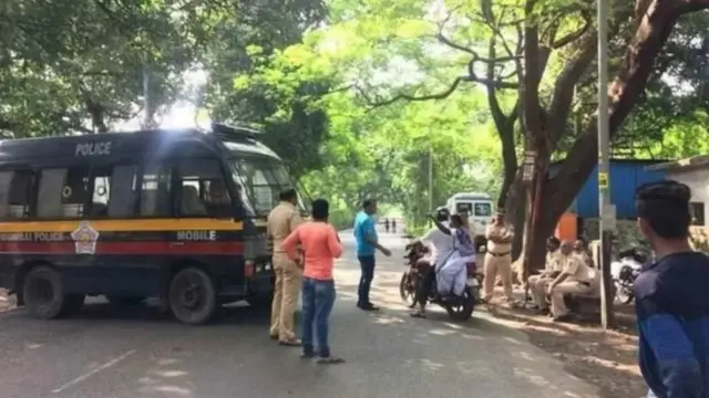 आरे कॉलनीकडे जाणारा रस्ता