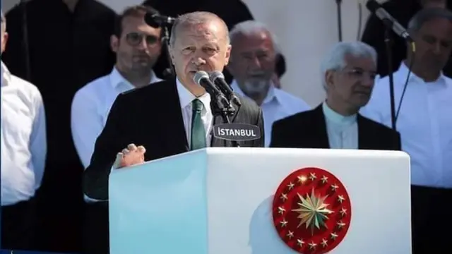 Furitaanka masaajidka Camlica khudabad ka jeedinaya