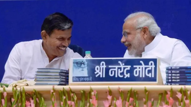 दत्तात्रेय होसबले और नरेंद्र मोदी