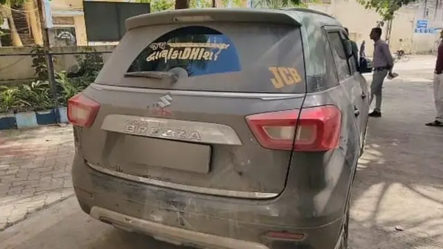 સંજયે પોલીસની આંખમાં ધૂળ નાખવા માટે મોંઘી કાર ખરીદી હતી