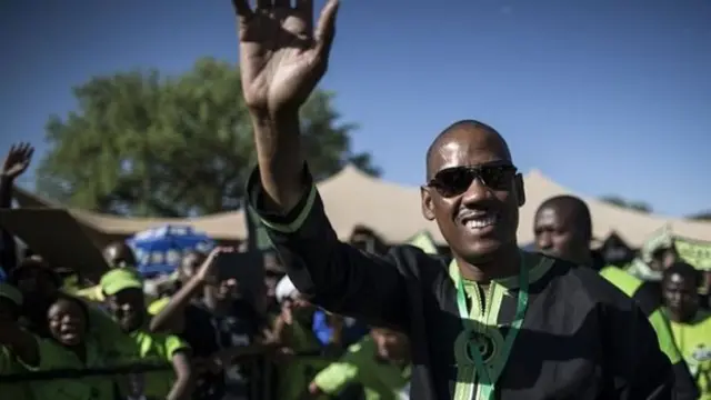 Dumelang Saleshando mengatakan sebagian besar orang di Botswana belum pernah melihat berlian.