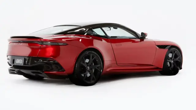 آینه جدید آستون مارتین در مدل دیبیاس سوپرلاجرا نمایش داده خواهد شد