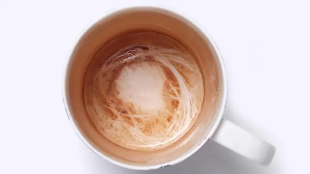 Брудна чашка