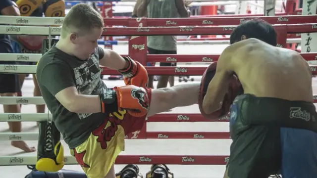 บรรยากาศการฝึกซ้อมในค่ายมวยแฟร์เท็กซ์ พัทยา