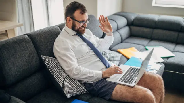 чоловік, дистанційна робота