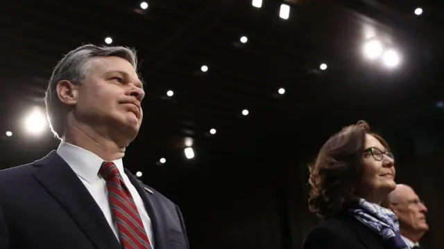 جینا هسپل، رئیس سازمان مرکزی اطلاعات آمریکا (سیا) و دن کوتز، رئیس رئیس ستاد هماهنگی تشکیلات اطلاعاتی آمریکا