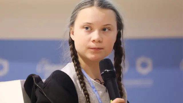 "อำนาจที่แท้จริงนั้นอยู่ที่ประชาชน!"