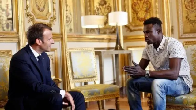 ফরাসী প্রেসিডেন্টের সাথে মামুদু গাসামা।