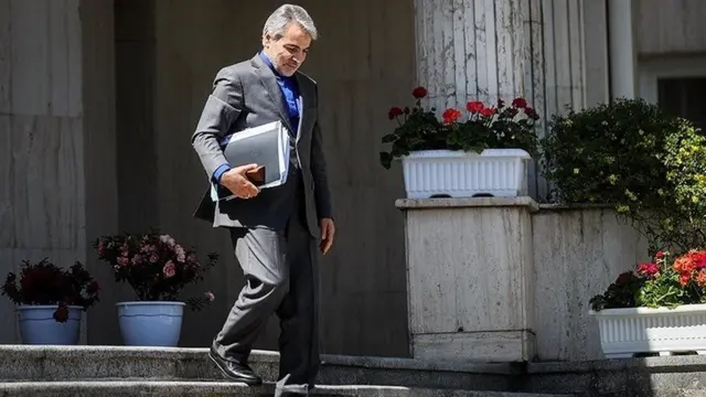 محمد باقر نوبخت، رئیس سازمان برنامه و بودجه گفته است که درآمد نفتی ایران امسال به زیر ۹ میلیارد دلار کاهش یافته است