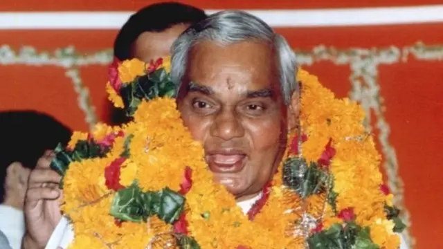 வாஜ்பேயி - 'இந்துக்களின் மனம் கவர்ந்த சக்ரவர்த்தி'