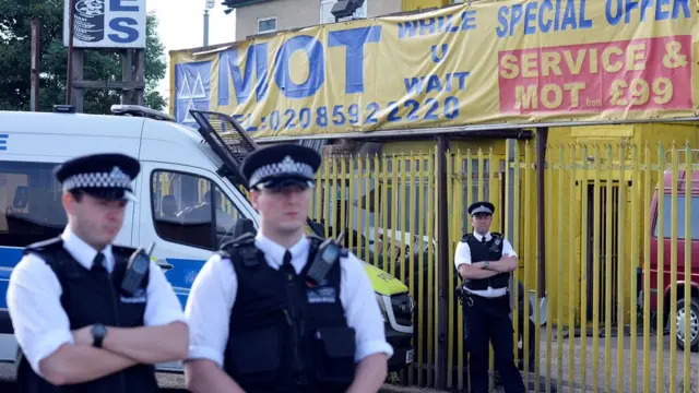 полиция в Лондоне