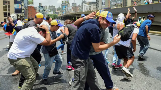 Henrique Caprilesbetsul joao rockpasseatabetsul joao rockCaracas