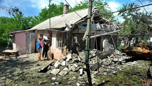 Від обстрілів страждає цивільне населення по обидві сторони від лінії зіткнення