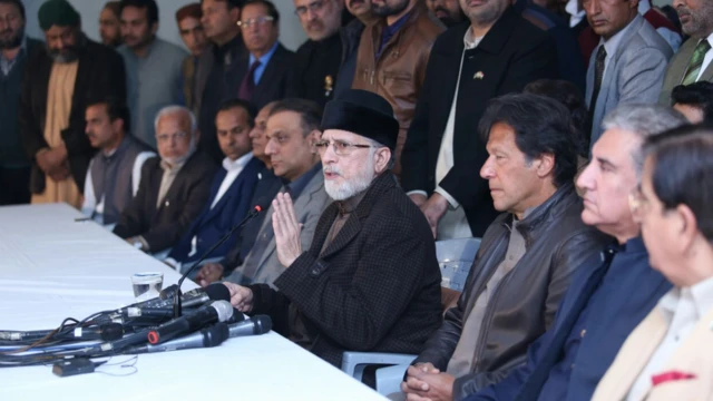 عمران خان (فائل فوٹو)