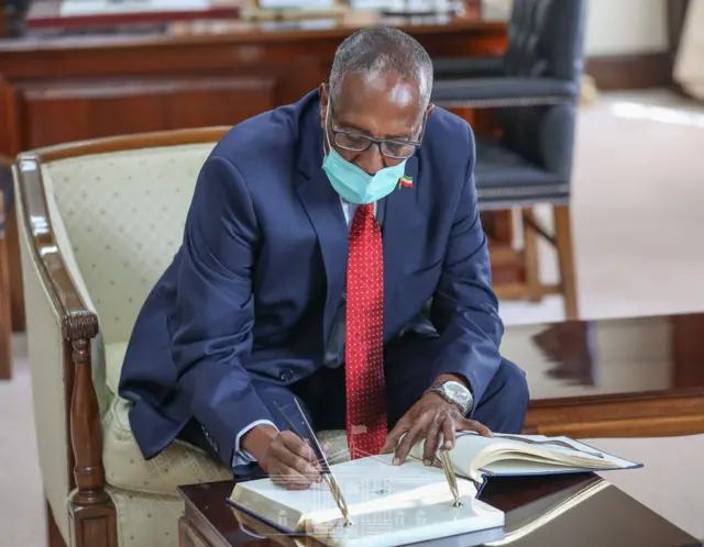 Muuse Biixi ayaa Kenya ku tagay caasuumaad uu u fidiyay Uhuru Kenyatta