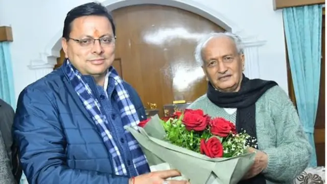 उत्तराखंडचे मुख्यमंत्री पुष्कर सिंह धामी आणि महाराष्ट्राचे राज्यपाल भगतसिंह कोश्यारी