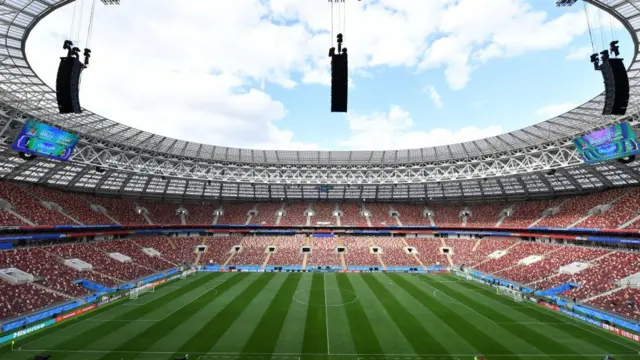 கால்பந்து உலககோப்பை இன்று தொடக்கம்