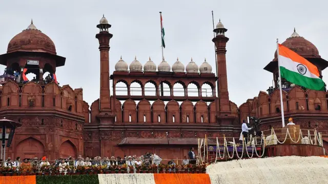 नरेंद्र मोदी