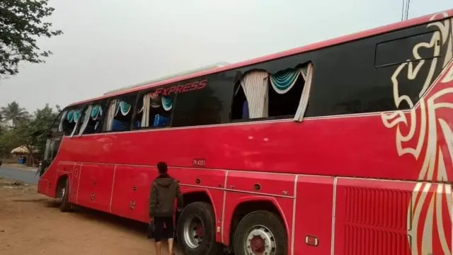 မန္တလေး-မြစ်ကြီးနားလမ်းမှာ မတ် ၁၅ ရက် ညက ပစ်ခတ်ခံရတဲ့ ယာဥ်တစ်စီး