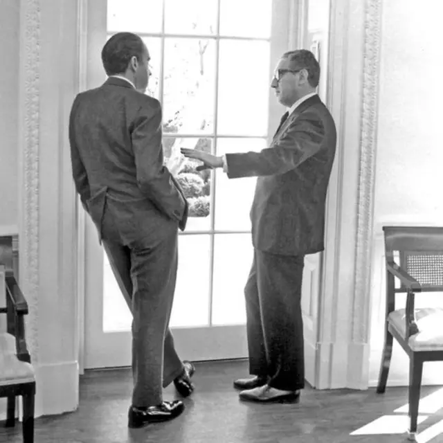 రిచర్డ్ నిక్సన్, హెన్రీ