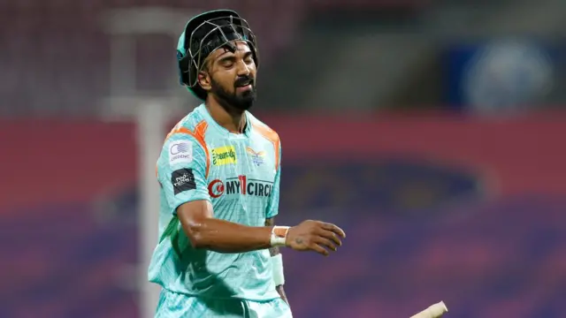 दिनेश कार्तिक