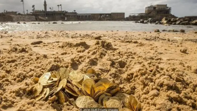 दो हज़ार से अधिक सिक्के मिल चुके हैं अब तक