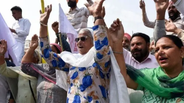 દિલ્હીની સરહદો પર પાછલા ઘણા સમયથી પ્રદર્શન કરી રહ્યા છે ખેડૂતો