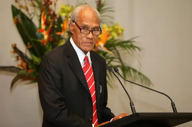 汤加首相阿基利西·波希瓦（Akilisi Pohiva）今年8月曾呼吁南太平洋岛国领导人协调声音，要求中国减免债务。