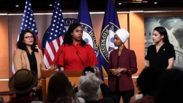 ट्रंप ने ज़ोर देकर कहा, 'मैं नस्लवादी नहीं हूं'