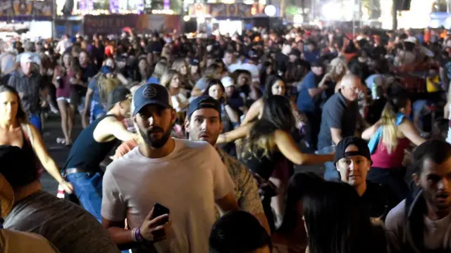 லாஸ் வேகஸ் சூதாட்ட விடுதி அருகே துப்பாக்கி சூடு