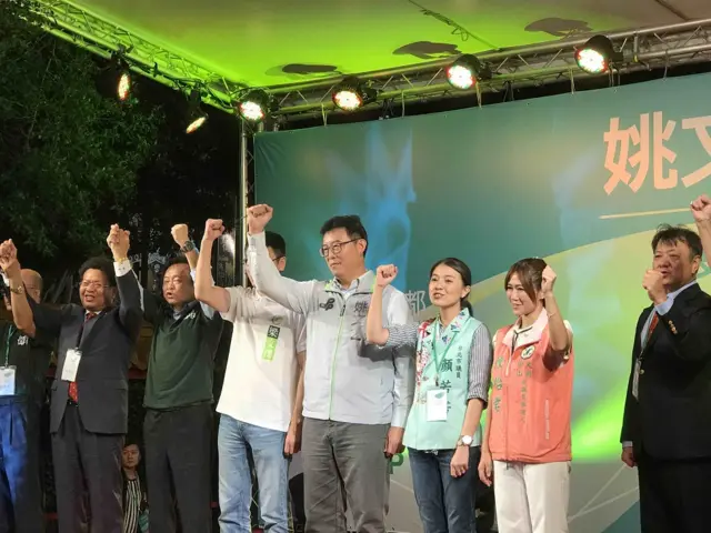 執政黨民進黨推出的姚文智，過去也有豐厚的從政資歷。