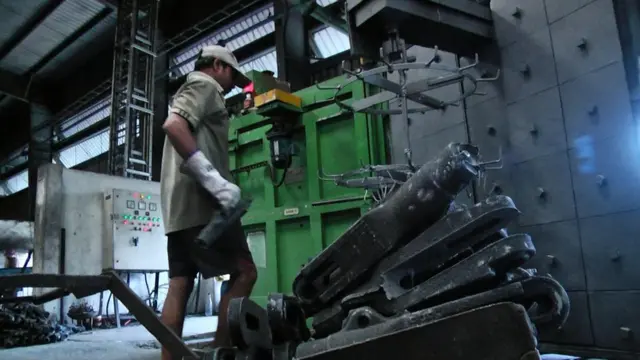 కార్మికులు