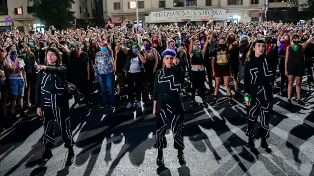 Las integrantes de LasTesis durante una manifestación en Santiago, Chile, en el Día Internacional para la Eliminaciónde la Violencia contra las Mujeres, el 25 de noviembre de 2020,