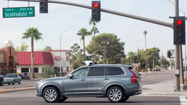 اوبر سیستم خودران را بر روی ماشینهای ولوو آزمایش میکند