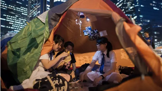 参与者中不乏年轻学生。
