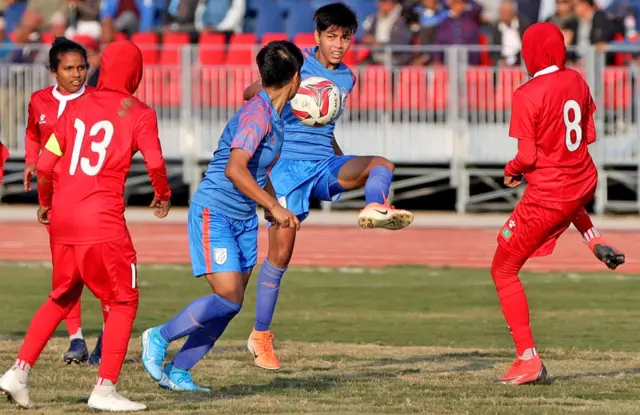 महिला फुटबल