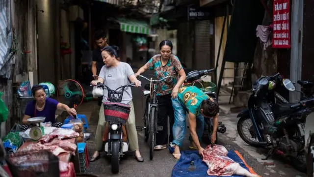"Khi làm một mâm cỗ hoàn hảo thì hay được khen, nhưng để được một lời khen thì đổi lại là mình phải vất vả một tuần trời," nhà báo Thu Hà