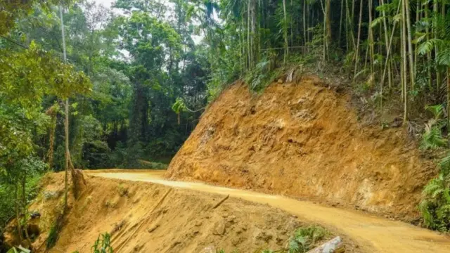 පුළුල් කෙරෙමින් පවතින ලංකාගම වෙත වැටී ඇති මාර්ගය