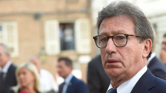 لویس کامیلری دو سال و نیم مدیر کارخانه فراری بود