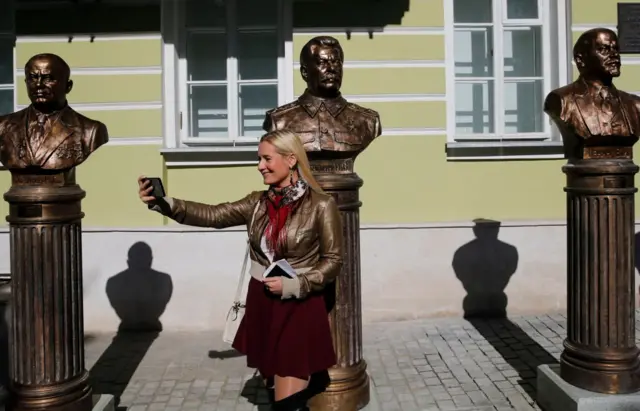 Stalin, Khrushchev, Lenin