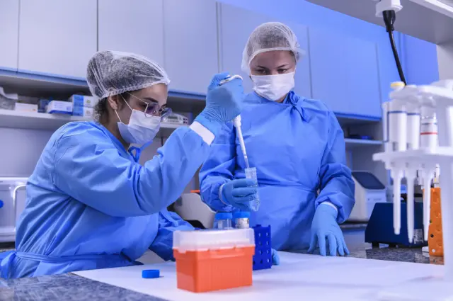 코로나 이후 새로운 팬데믹에 대응하기 위해선 과학, 기술, 공공보건, 정치적 의지 4가지 요소가 필요하다고 강조했다.