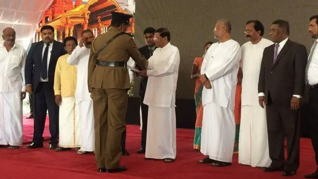 මත්ද්‍රව්‍ය නිවාරණ කටයුතු සදහා යාපනය දිස්ත්‍රික්කයේ කැපවීමෙන් කටයුතු කළ රාජ්‍ය නිලධාරීන්ට සහතික පත් පිරිනමන මෛත්‍රීපාල සිරිසේන ජනාධිපතිවරයා