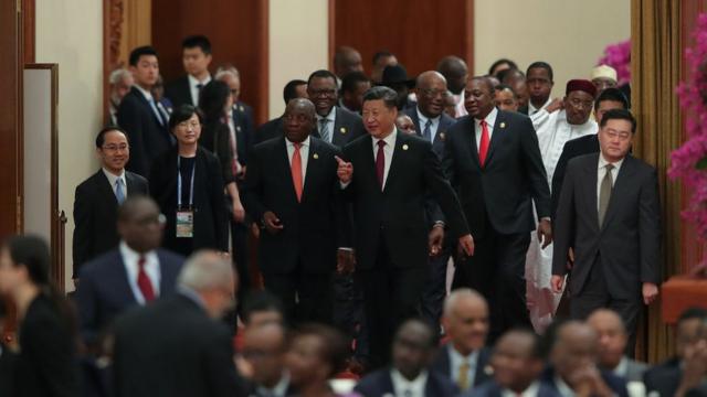 Xi Jinping junto a líderes africanos en el Gran Palacio del Pueblo de Pekín, durante la cumbre del FOCAC 2018.