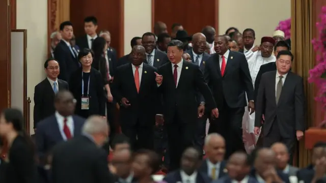 Xi Jinping junto a líderes africanos en el Gran Palacio del Pueblo de Pekín, durante la cumbre del FOCAC 2018.