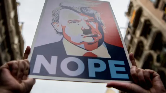 ป้ายประท้วงทรัมป์