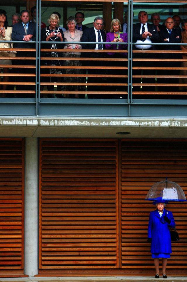 Rainha na chuva em Roehampton, 2007.